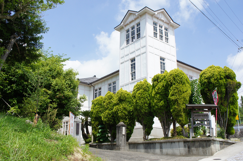 四日市市西日野町　四郷村役場